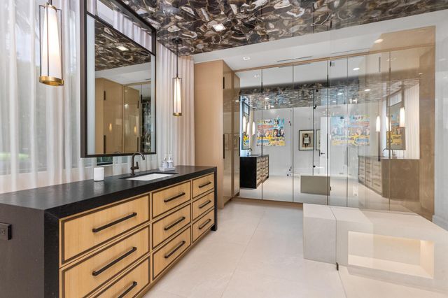 1660 S Ocean Boulevard, Manalapan, FL 33462