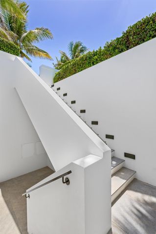 1660 S Ocean Boulevard, Manalapan, FL 33462