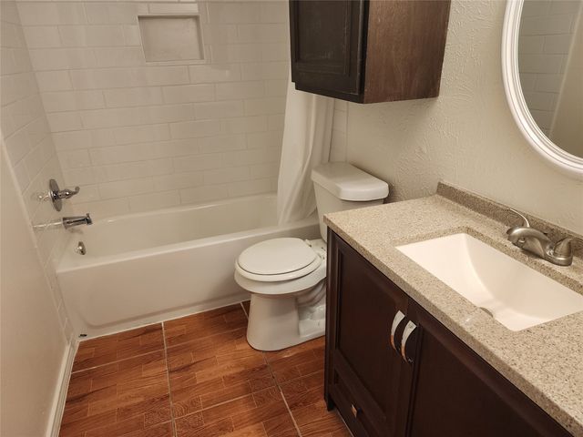 2614 Santa Barbara Drive, Grand Prairie, TX 75052