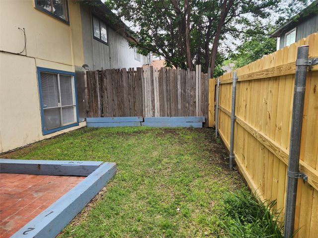 2614 Santa Barbara Drive, Grand Prairie, TX 75052
