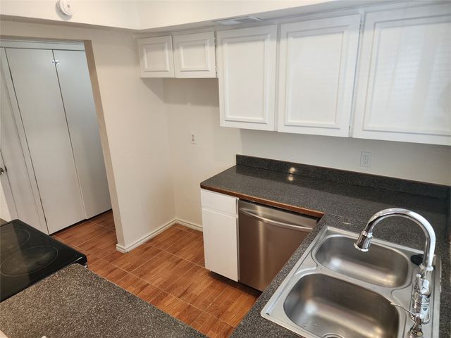 2614 Santa Barbara Drive, Grand Prairie, TX 75052