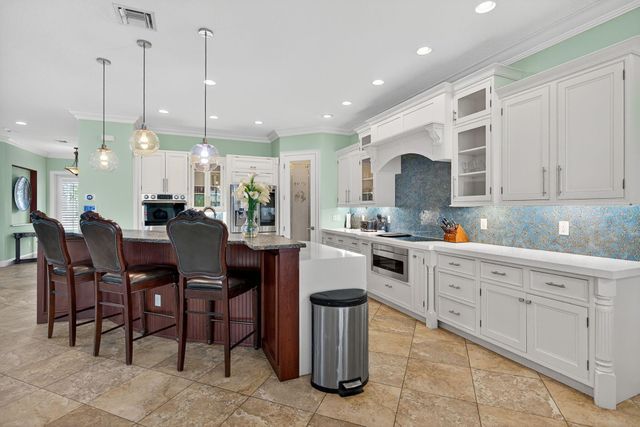 8551 SE Driftwood Street, Hobe Sound, FL 33455