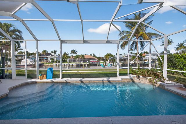 8551 SE Driftwood Street, Hobe Sound, FL 33455