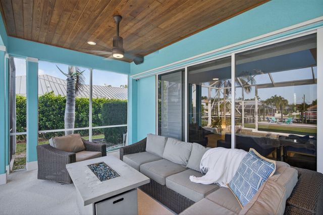 8551 SE Driftwood Street, Hobe Sound, FL 33455