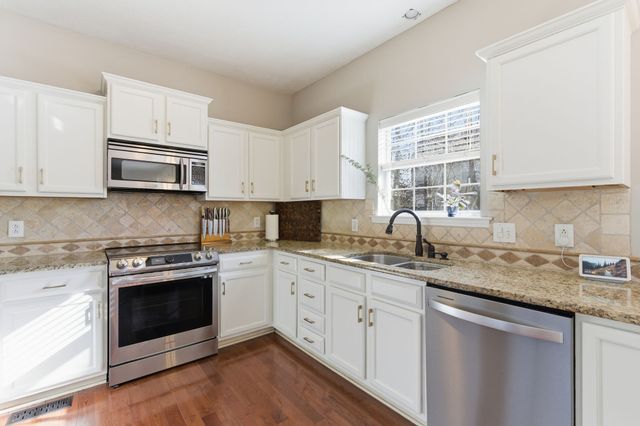 5117 W Oak Highland Dr, Antioch, TN 37013