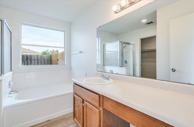 100 Easy ST, Hutto, TX 78634