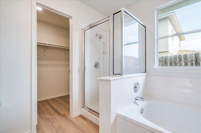 100 Easy ST, Hutto, TX 78634