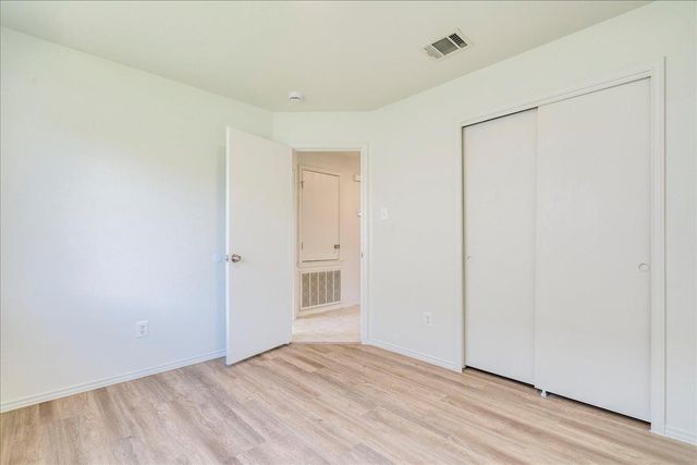 100 Easy ST, Hutto, TX 78634