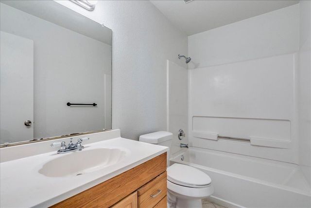 100 Easy ST, Hutto, TX 78634