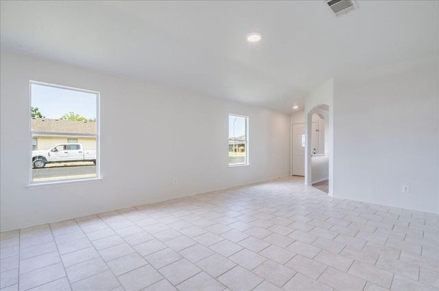 100 Easy ST, Hutto, TX 78634