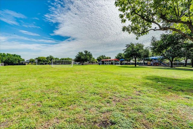 100 Easy ST, Hutto, TX 78634