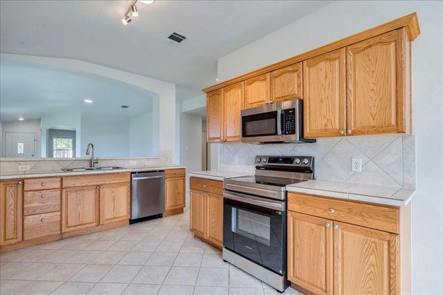 100 Easy ST, Hutto, TX 78634