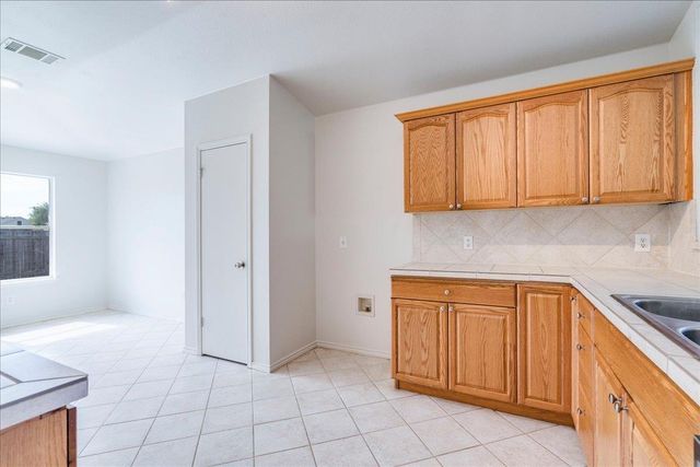 100 Easy ST, Hutto, TX 78634