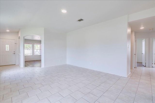100 Easy ST, Hutto, TX 78634