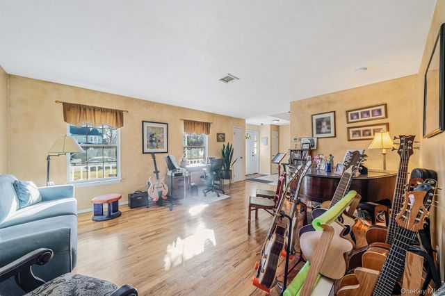 9 Minto Court, Centereach, NY 11720