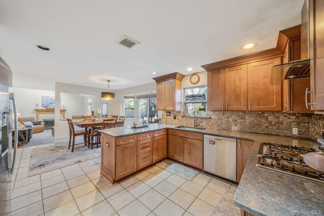 9 Minto Court, Centereach, NY 11720