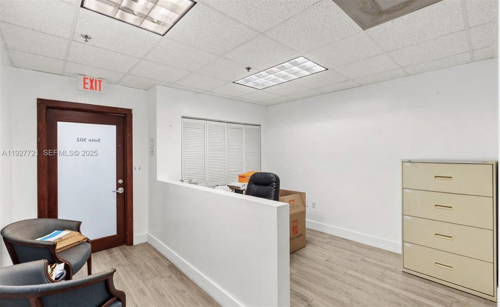 66 W FLAGLER ST 502, Miami, FL 33130