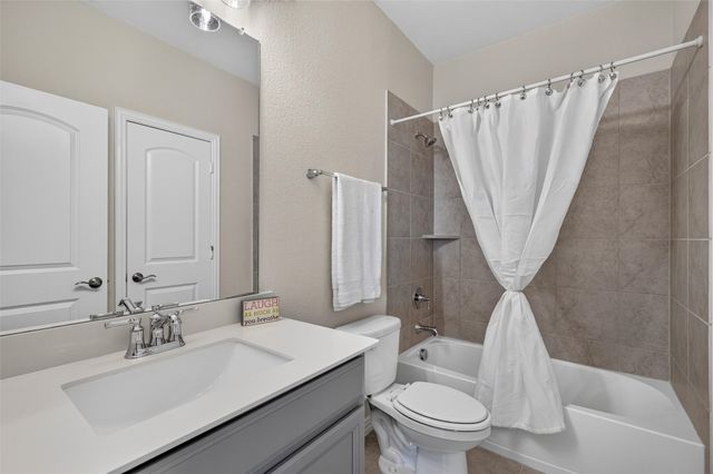 8715 Royal Star Road, Rowlett, TX 75089