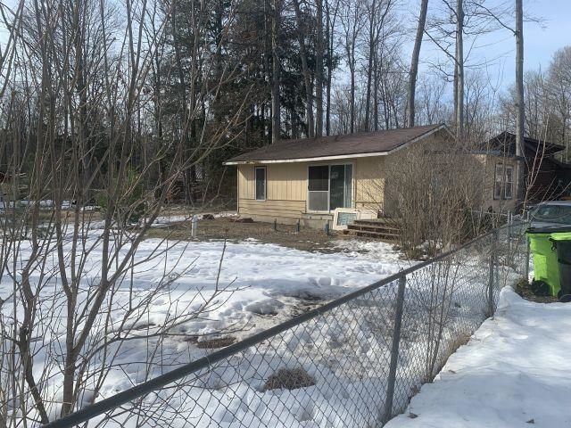 4150 Central Street, Green Lake Twp, MI 49643