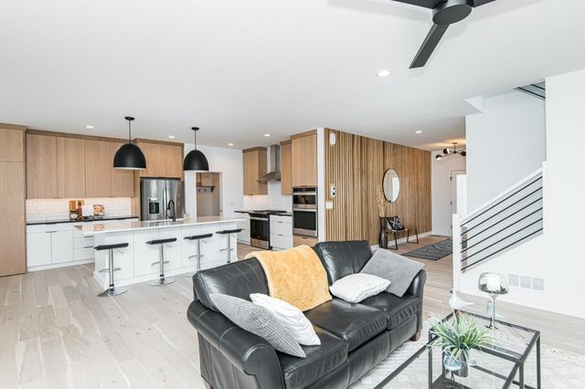 2811 Wildflower Lane SW, Rochester, MN 55902