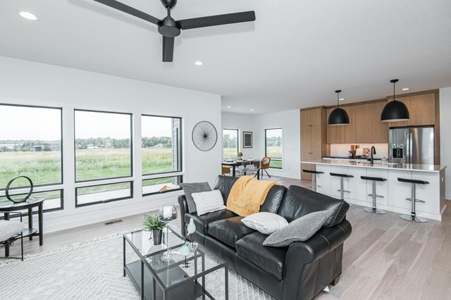 2811 Wildflower Lane SW, Rochester, MN 55902