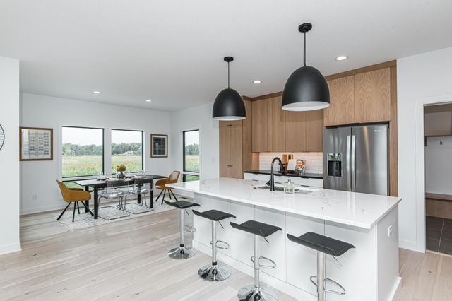 2811 Wildflower Lane SW, Rochester, MN 55902