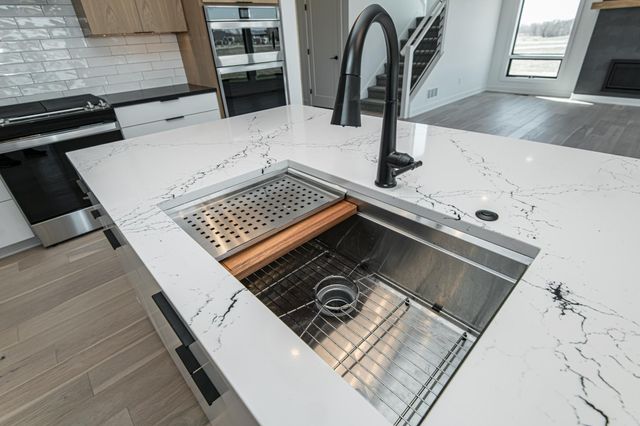 2811 Wildflower Lane SW, Rochester, MN 55902