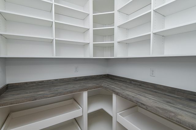 2811 Wildflower Lane SW, Rochester, MN 55902