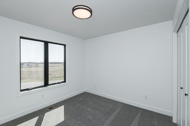 2811 Wildflower Lane SW, Rochester, MN 55902