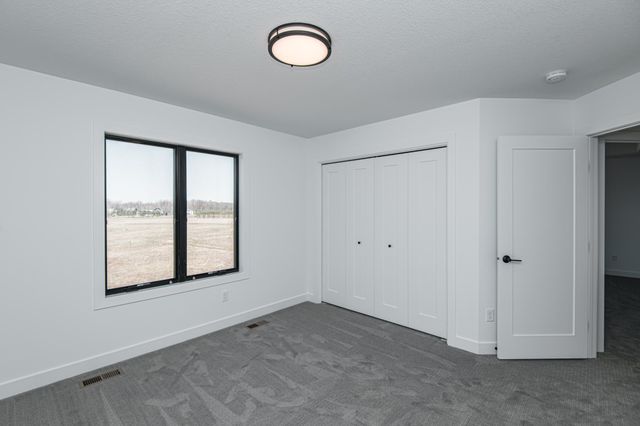 2811 Wildflower Lane SW, Rochester, MN 55902