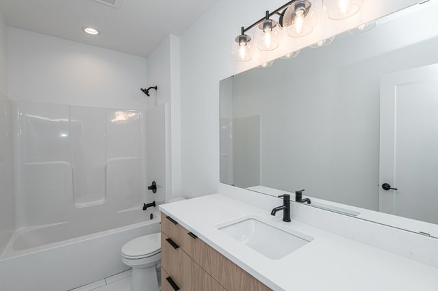 2811 Wildflower Lane SW, Rochester, MN 55902