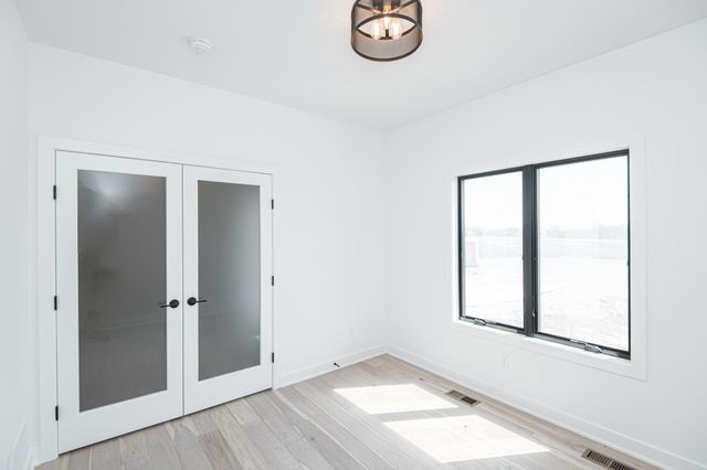 2811 Wildflower Lane SW, Rochester, MN 55902