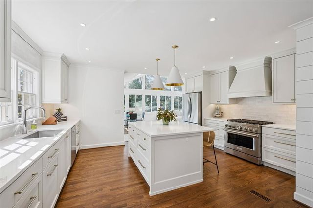 840 Woodley NW Drive, Atlanta, GA 30318