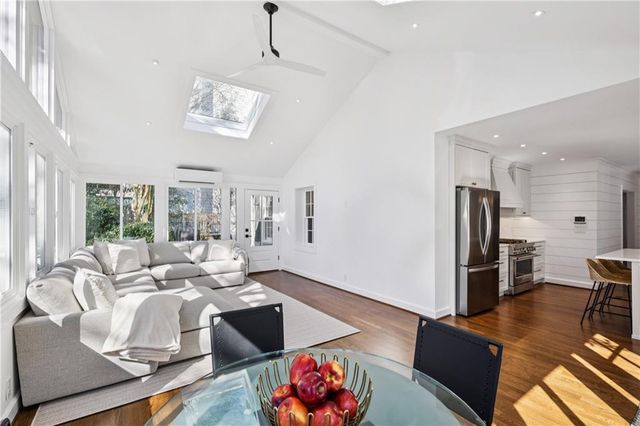 840 Woodley NW Drive, Atlanta, GA 30318