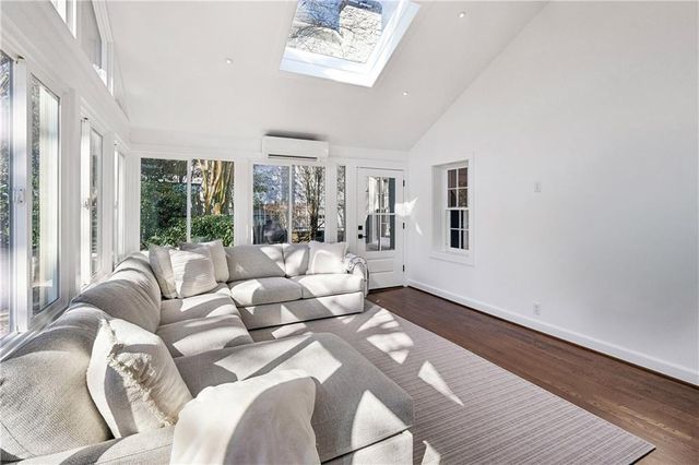 840 Woodley NW Drive, Atlanta, GA 30318