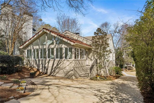 840 Woodley NW Drive, Atlanta, GA 30318