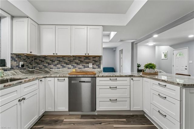 125 Horseshoe LNDG, Hampton, VA 23669