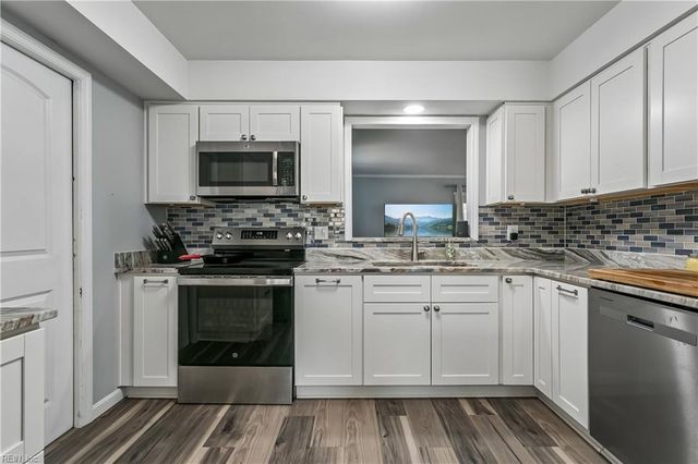 125 Horseshoe LNDG, Hampton, VA 23669