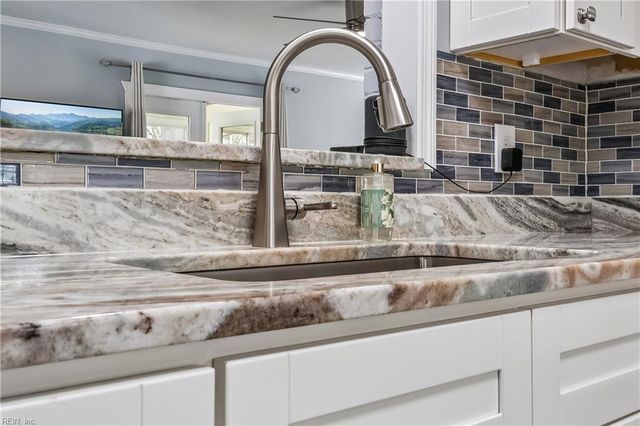 125 Horseshoe LNDG, Hampton, VA 23669