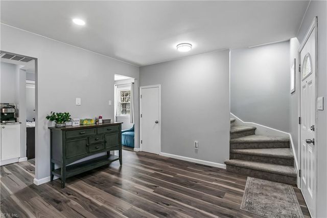 125 Horseshoe LNDG, Hampton, VA 23669