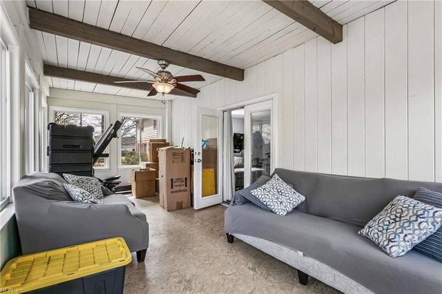 125 Horseshoe LNDG, Hampton, VA 23669