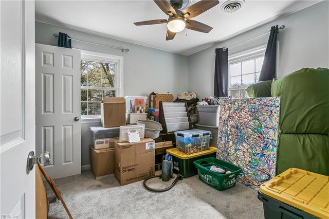 125 Horseshoe LNDG, Hampton, VA 23669