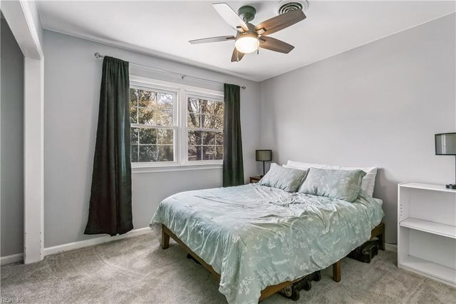 125 Horseshoe LNDG, Hampton, VA 23669