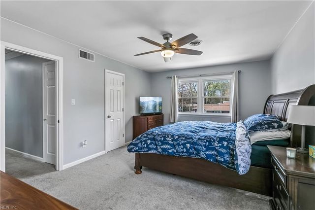 125 Horseshoe LNDG, Hampton, VA 23669