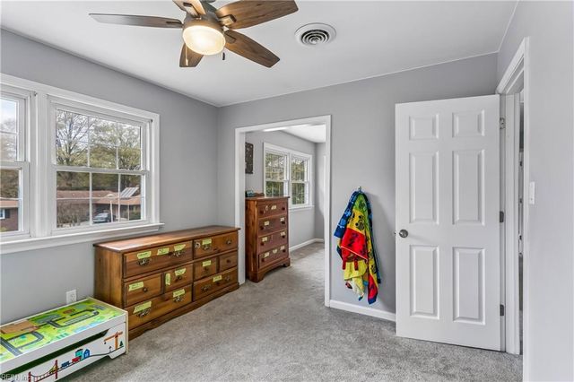 125 Horseshoe LNDG, Hampton, VA 23669