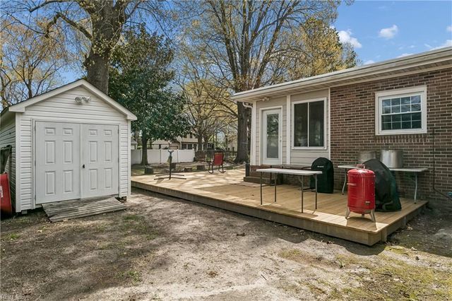 125 Horseshoe LNDG, Hampton, VA 23669