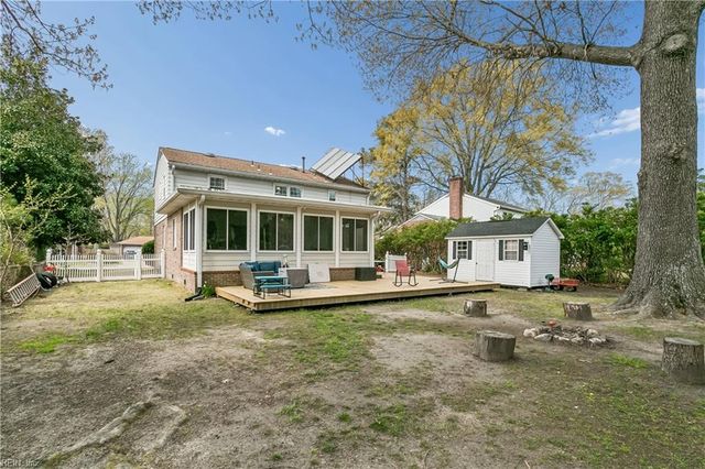 125 Horseshoe LNDG, Hampton, VA 23669