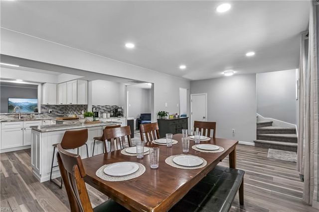 125 Horseshoe LNDG, Hampton, VA 23669