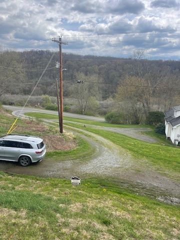 351 Thorn Run Rd, Oakland Twp, PA 16025