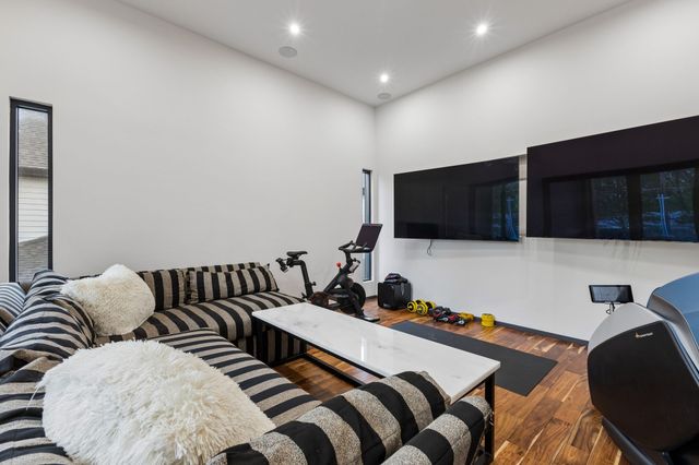 8619 San Fernando Way, Dallas, TX 75218